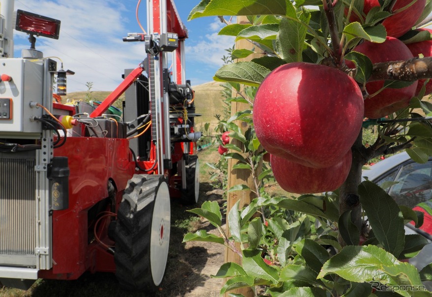 Abundant Robotics社の自動りんご収穫機