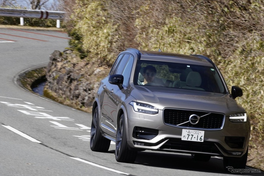 ボルボXC90 D5 AWD Rデザイン