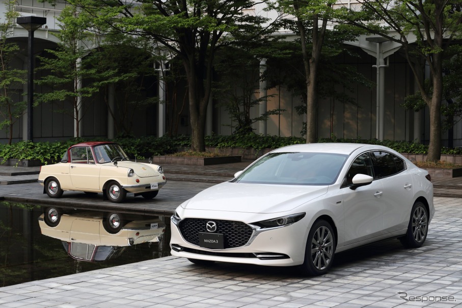 マツダ R360クーペ と マツダ2 100周年特別記念車