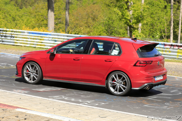 VW ゴルフ　GTI TCR 市販型　プロトタイプ　スクープ写真