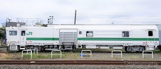 材料運搬車。移動作業車と2両編成のMMU。この構成の保守用車は日本初だという。