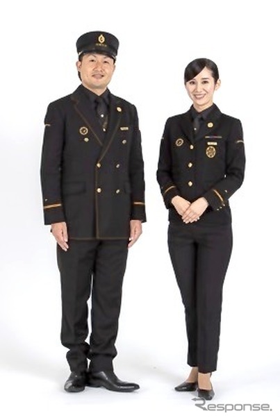 冬用の基本制服。『36ぷらす3』の車体イメージである黒を基調に列車の力強さを表現。ジャケットとベストには車体ロゴに使用したゴールドのブローチが付く。