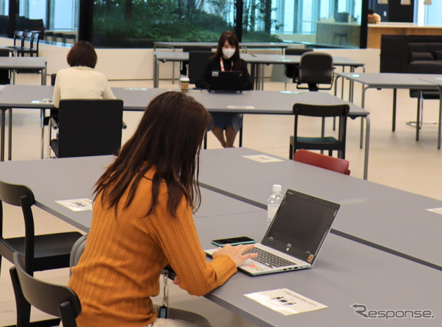 サテライトオフィスの風景