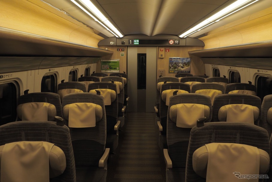 北海道・東北新幹線H5系の車内。E5系やE7系、W7系とともに4以上の車椅子用フリースペースを設けることとされている。