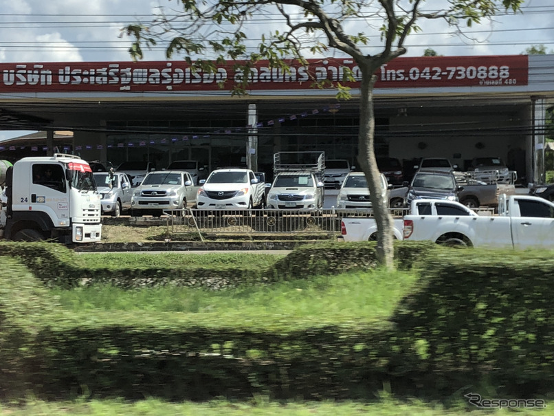 地方の中古車販売店