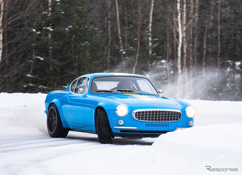 ボルボの名車『P1800』、420馬力ターボ搭載で甦る…雪上ドリフト ボルボの名車『P1800』、420馬力ターボ搭載で甦る…雪上ドリフト