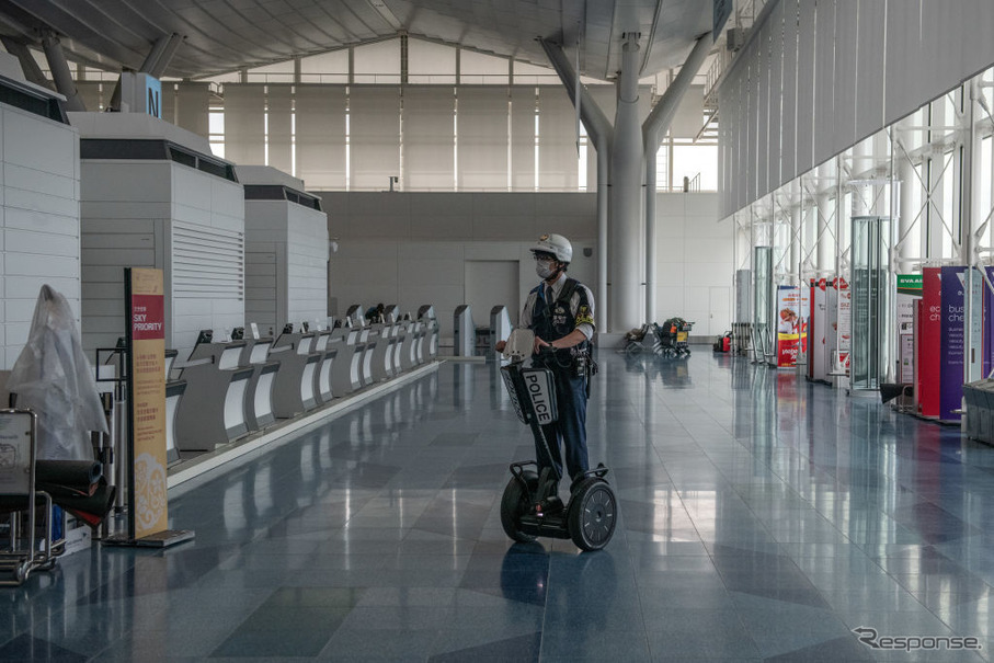 東京・羽田空港で警備に使用されているセグウェイ