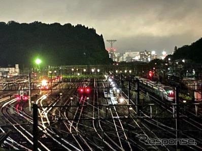 秋田新幹線車両センターの総合事務所屋上から見た風景。