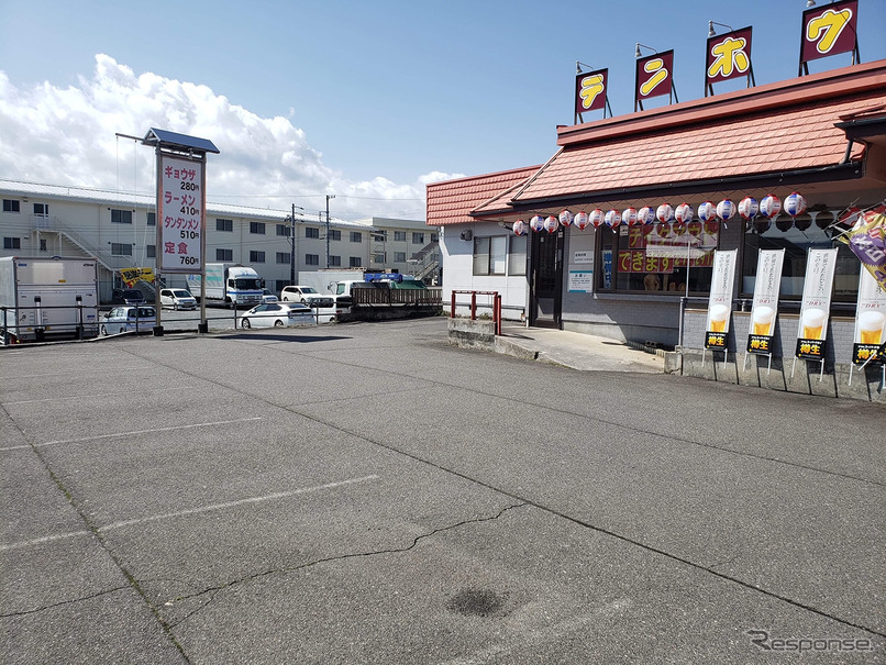 テンホウの駐車場