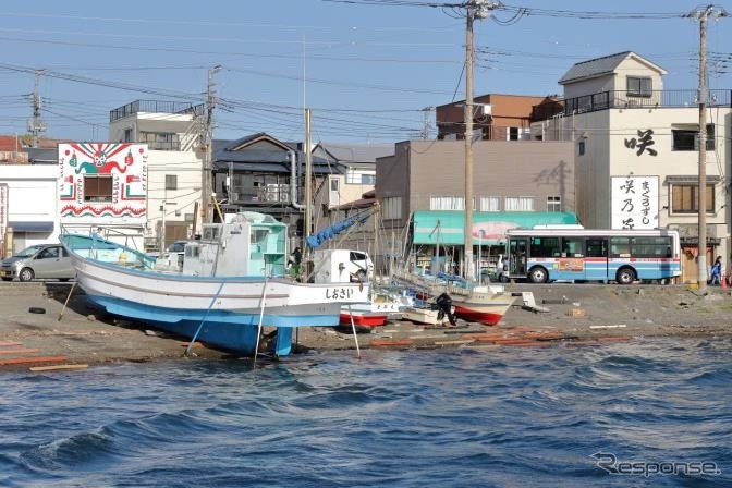 三崎港付近を運行する京急バス