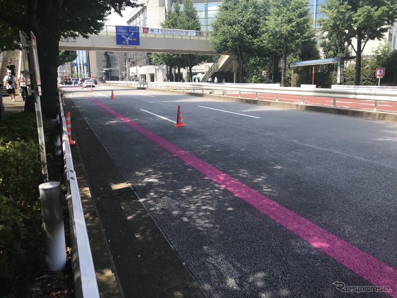 東京・国立競技場近くに設置された関係車両専用レーン