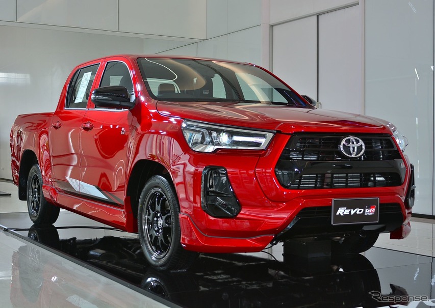 トヨタ・ハイラックス・レボ 改良新型の「GRスポーツ2WDローフロア」