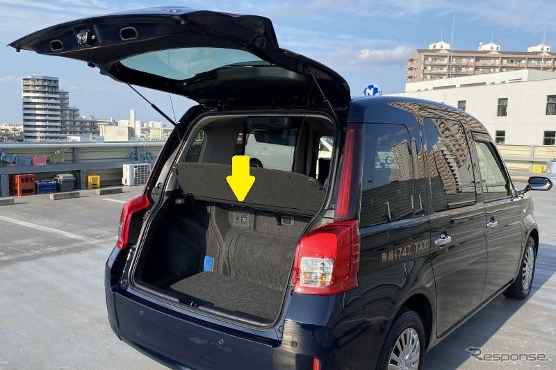 アクセサリーコンセントを装備したジャパンタクシー