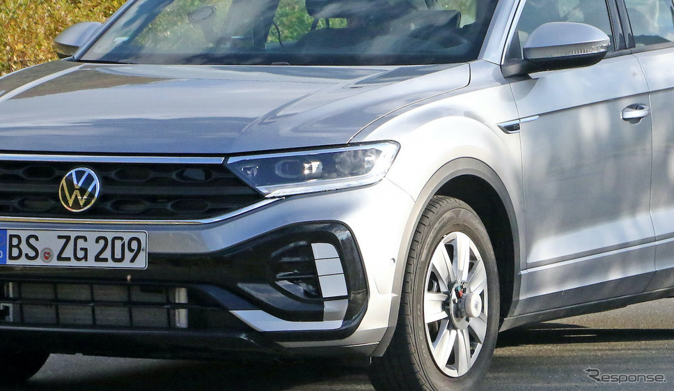 VW T-Roc R-Line 改良新型プロトタイプ（スクープ写真）