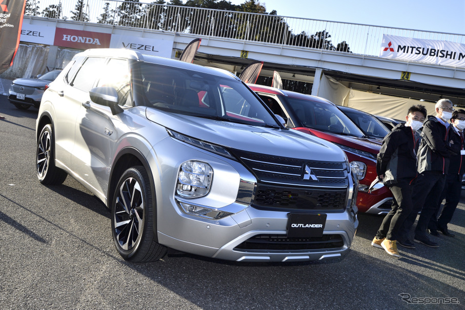 三菱アウトランダーPHEV（日本カーオブザイヤー10ベスト試乗会）