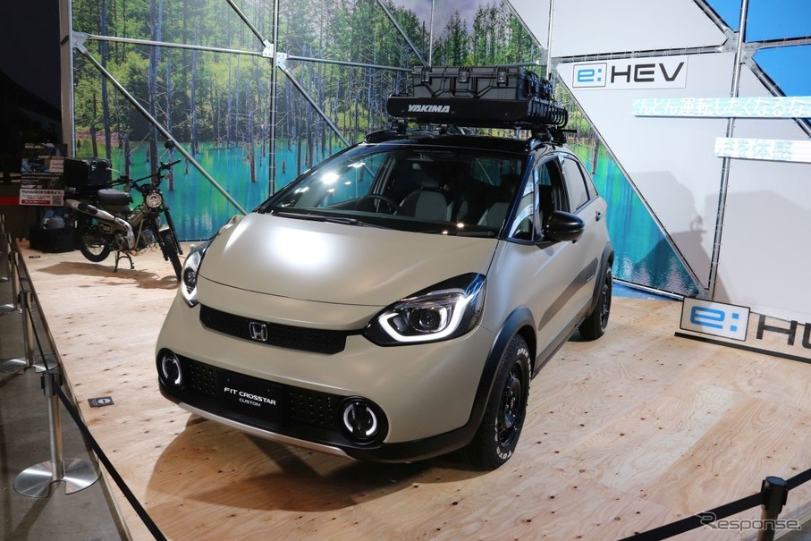 ホンダ・フィットe:HEVクロスターカスタム（東京オートサロン2022）