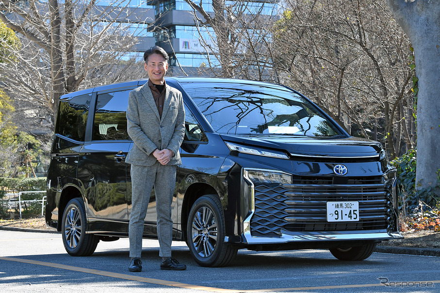トヨタ ヴォクシー 新型とトヨタ車体開発本部領域長（兼ZH1主査）の黒柳輝治さん