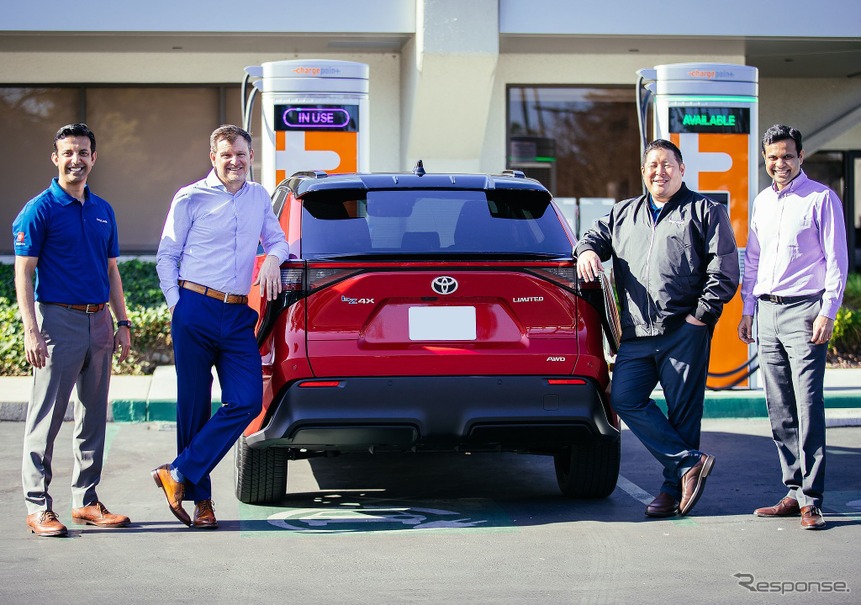bZ4Xと充電器「ChargePoint HomeFlexLevel2」