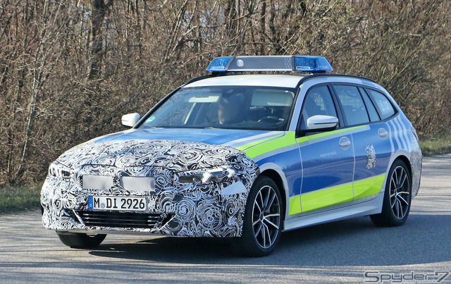 BMW 3シリーズ 改良新型　ポリスカー　プロトタイプ　スクープ写真