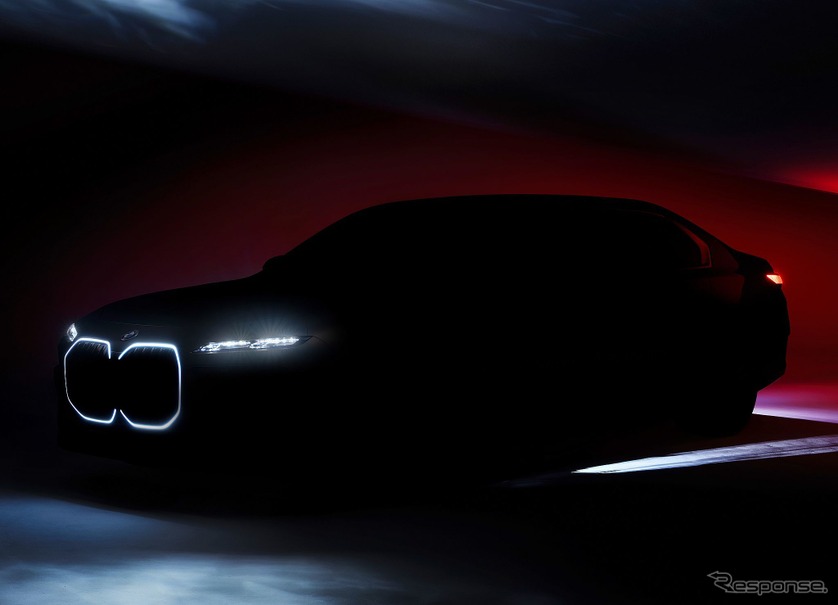 BMW i7 のティザー写真