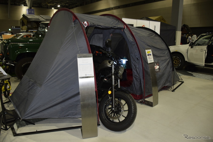 バイクと寝られるプロト「モトテント」（ビークルスタイル）