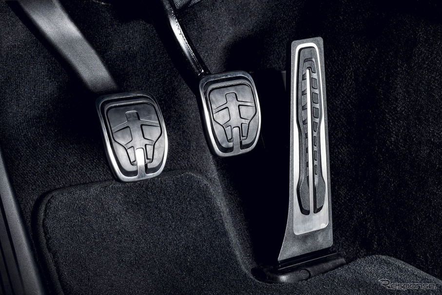 トヨタ GR スープラ のMT車のティザー写真（欧州仕様）