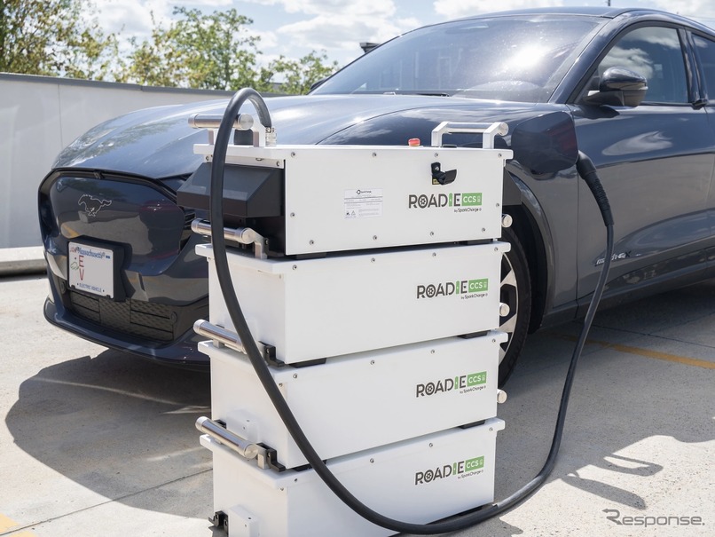 ポータブル EV 急速充電器「ローディー」