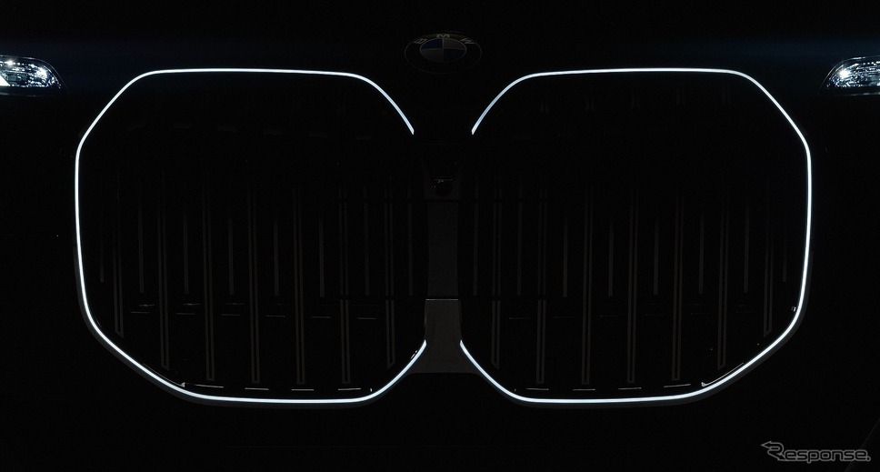 BMW i7 のティザー写真