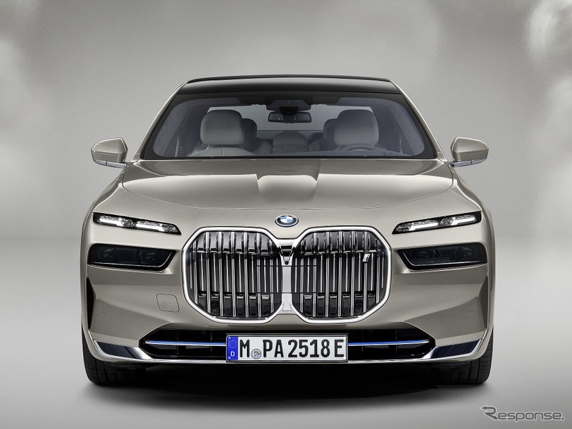 BMW i7