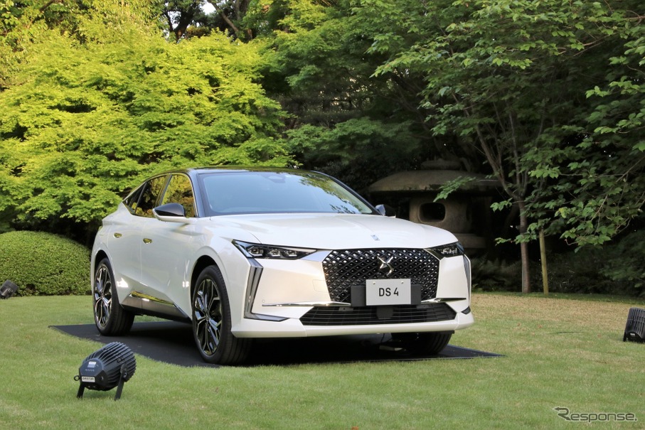 DS 4