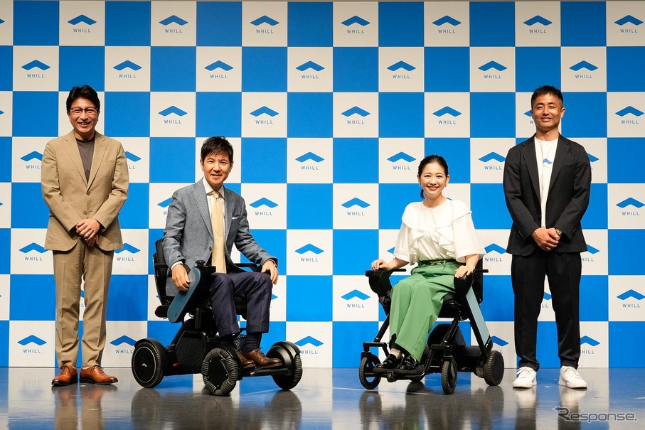 WHILLイベントの参加者。左から交通コメンテーター西村直人氏、関根勤さん、関根麻里さん、WHILLの池田朋宏氏(提供：WHILL)