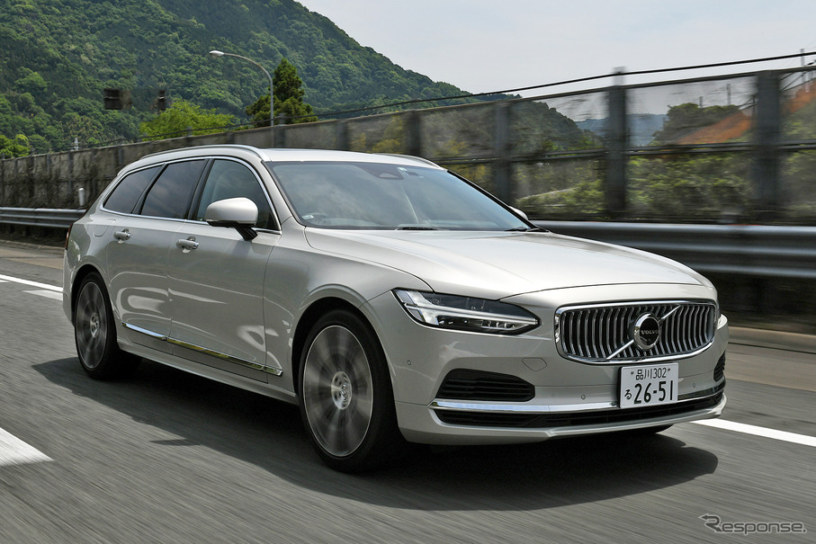 ボルボ V90 T8 AWD インスクリプション