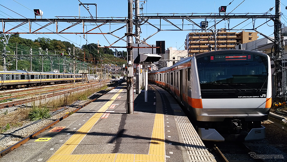 延伸される既存の青梅駅1・2番線ホーム。
