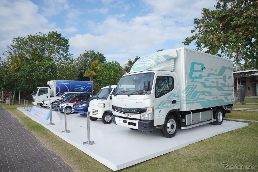 FUSOの電気小型トラック、eキャンターを含む商用車はバリ島での配送業務に使用