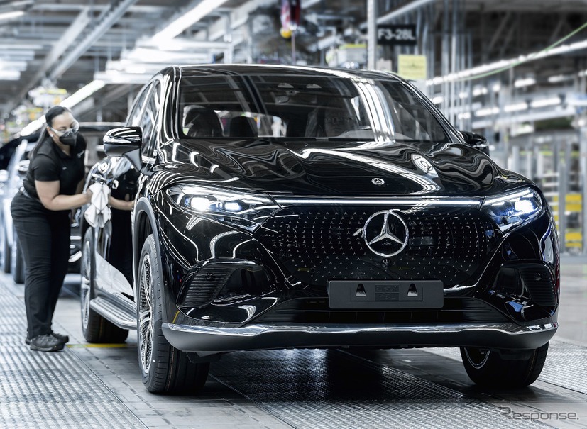 メルセデスベンツの米国アラバマ州タスカルーサ工場で生産を開始した EQS SUV