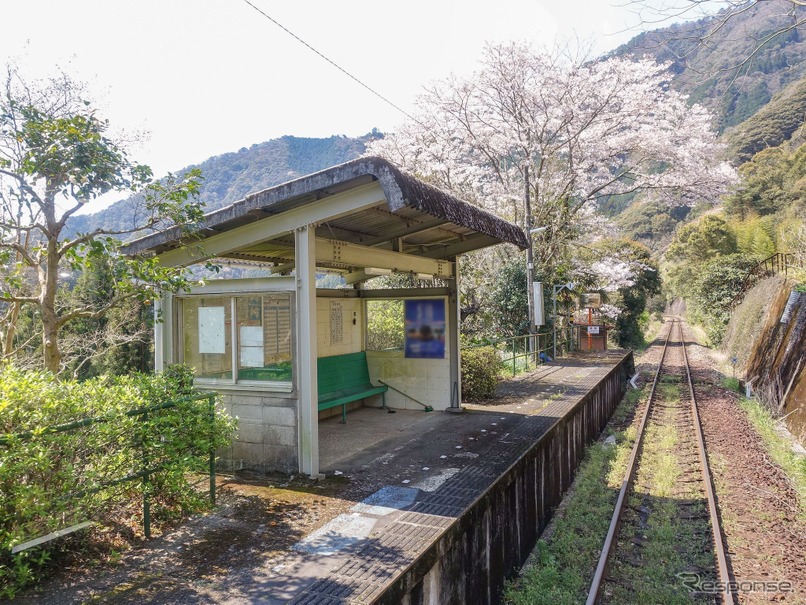 予土線半家駅。