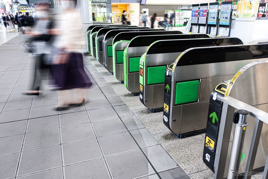 品川駅の改札口。