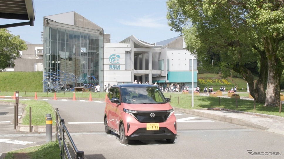 「九十九島水族館　海きらら」と軽電気自動車「日産サクラ」