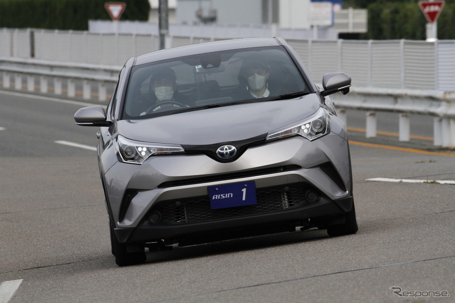 第3世代eアクスルを搭載した、トヨタ『C-HR』ベースの試作車