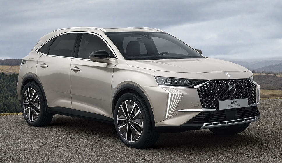 DS 7 改良新型の「E-TENSE 4x4 360」