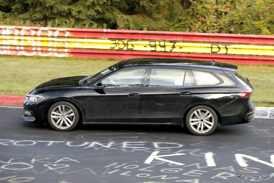 VW パサートヴァリアント PHEVモデルの次期型プロトタイプ（スクープ写真）