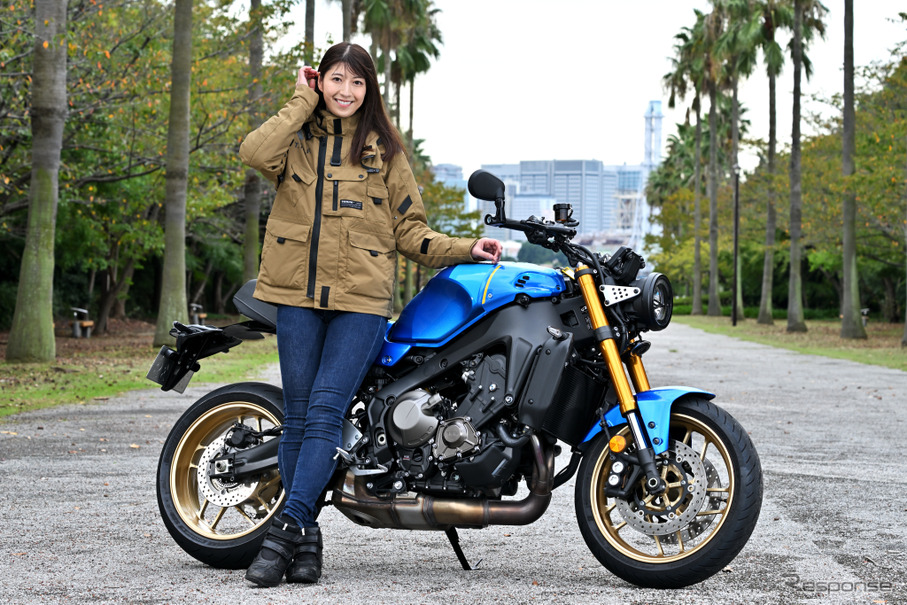 ヤマハ XSR900と大関さおり氏