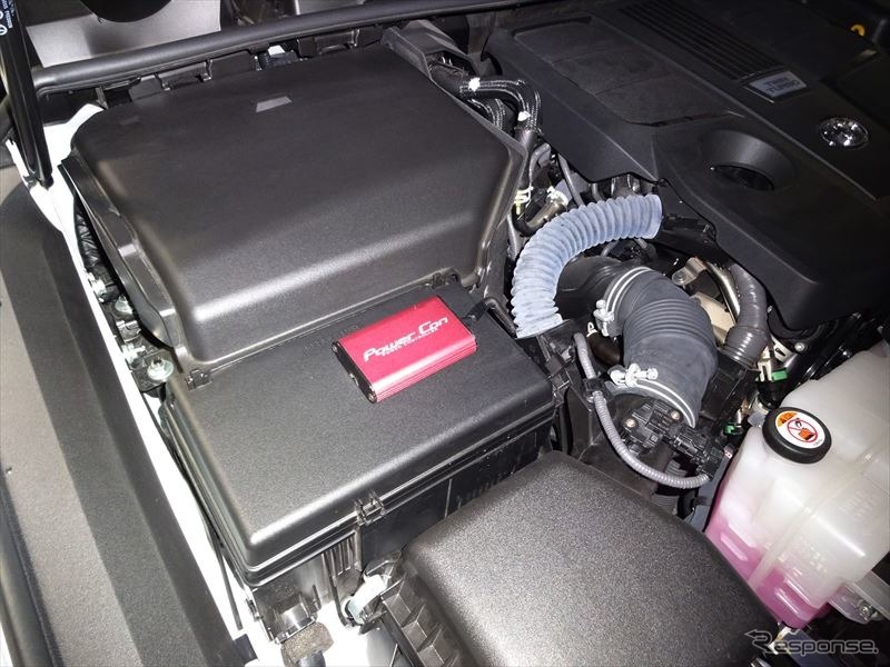 ランクル300用に対応、ブリッツのスロットルコントローラー ランクル300用に対応、ブリッツのスロットルコントローラー