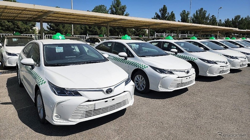 納車済のタクシー（トヨタ カローラ）