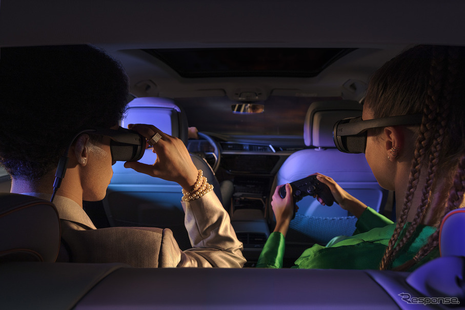 アウディのVRエンタメの車内体験イメージ