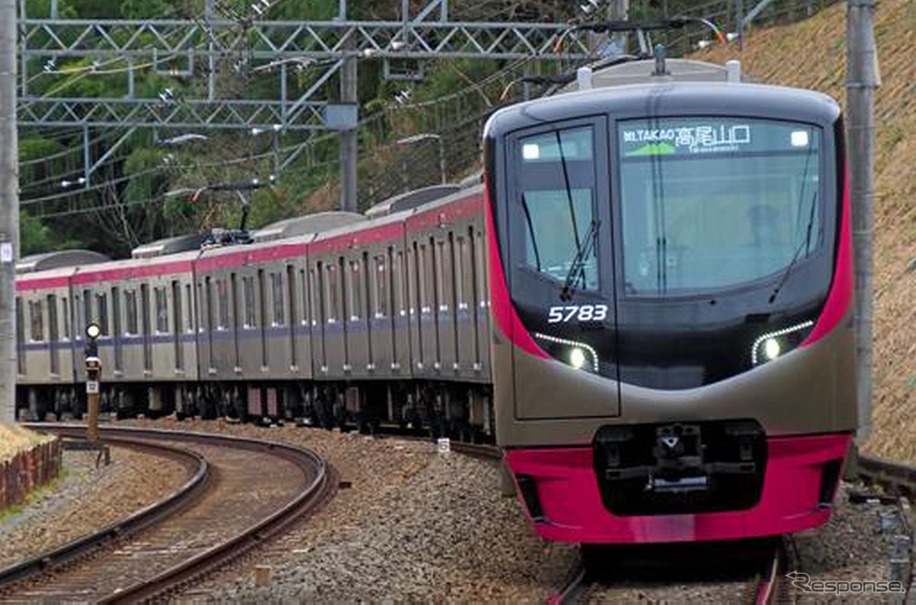 1・2号がサイクルトレインとなる『Mt.TAKAO号』。