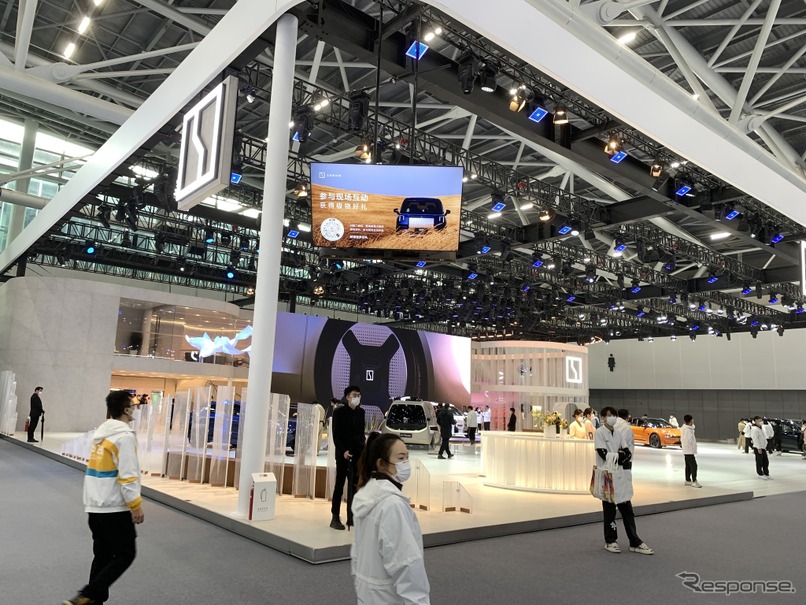 広州モーターショー2022のZEEKRブース全景
