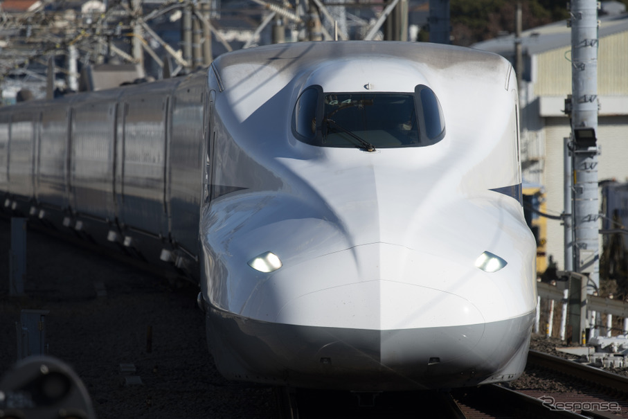自動高さ調整装置に異常を来たしたN700系。