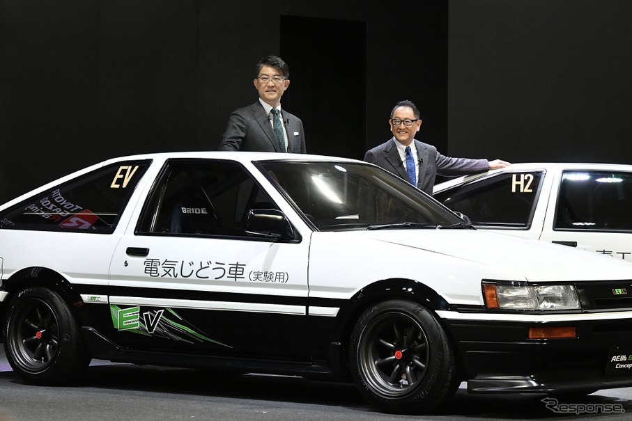 トヨタの次期社長の佐藤氏（向かって左）と現社長の豊田氏（東京オートサロン2023）