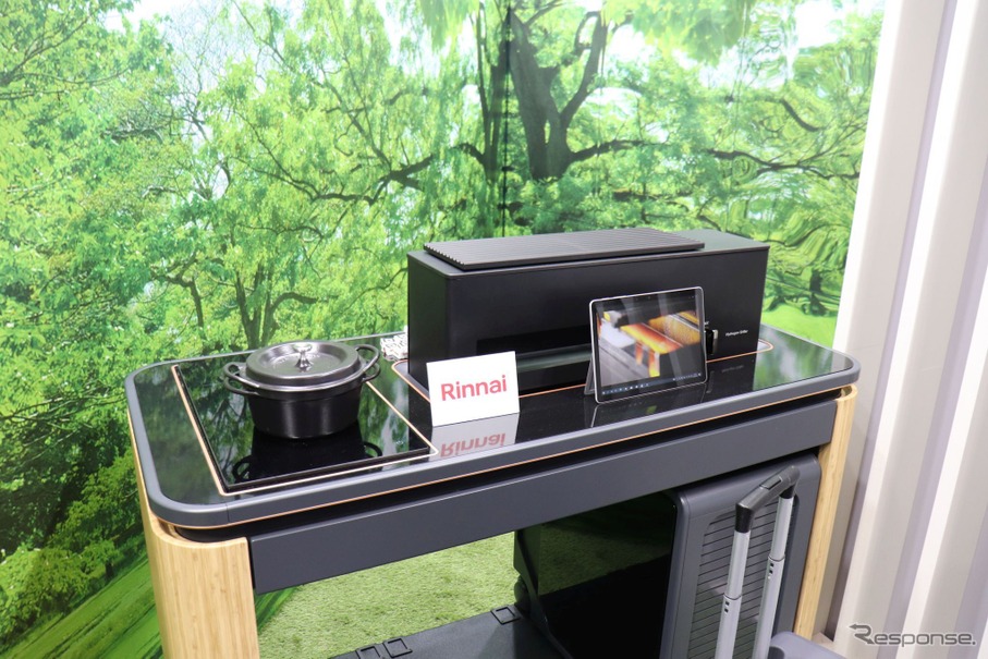 トヨタブースに展示されたリンナイのIH調理器と水素グリルのコンセプトモデル（FC EXPO 2023）